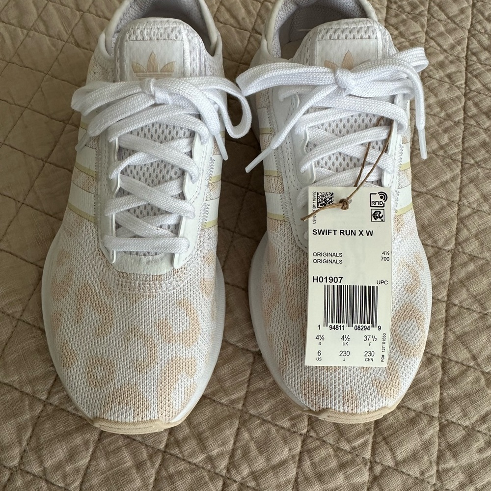 Adidas White Sneakers Modern Design Breathable Fabric